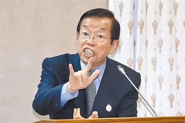 高市下台倒计时响！中方发罕见警告不到24小时，日议员立马响应！