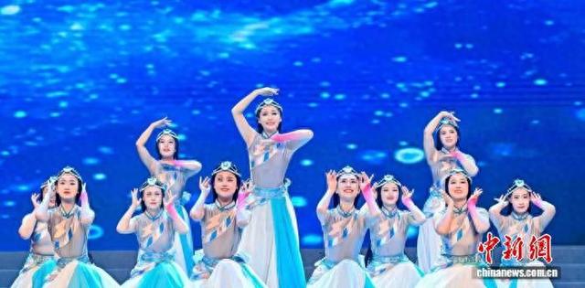 春晚真的直播吗（上海浦东群文春晚超长直播 全网获赞超133万次）