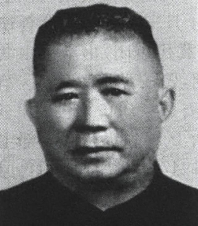 张世功：新疆维吾尔自治区党委原书记，自治区政协原主席