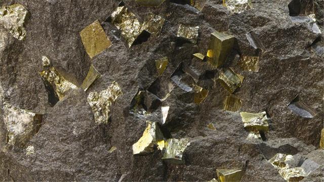 黄金4381美元史上最贵！剧毒氰化物成印钞机，澳企扩21万吨赚暴利