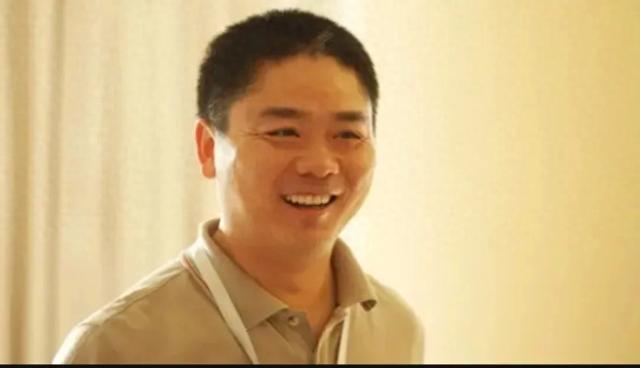 刘强东重回一线。四面出击，京东必须放手一搏