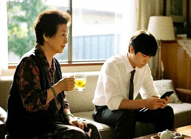 我55岁才觉悟：挑选亲家时，这2种家庭绝不能要，不然就害了子女