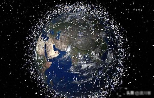 撞击神20“真凶”锁定！仅0.1毫米就威胁生命，该怎么救航天员？