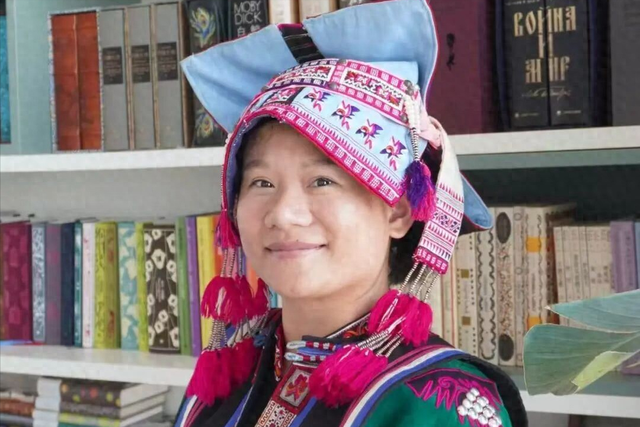 从云南山寨到都市白领，当她抛房离婚回村，野性如何战胜规训？