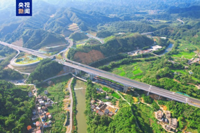 2.5h缩短至1h车程！趁高速通车来这两座宝藏小城，品品茶香和诗意……