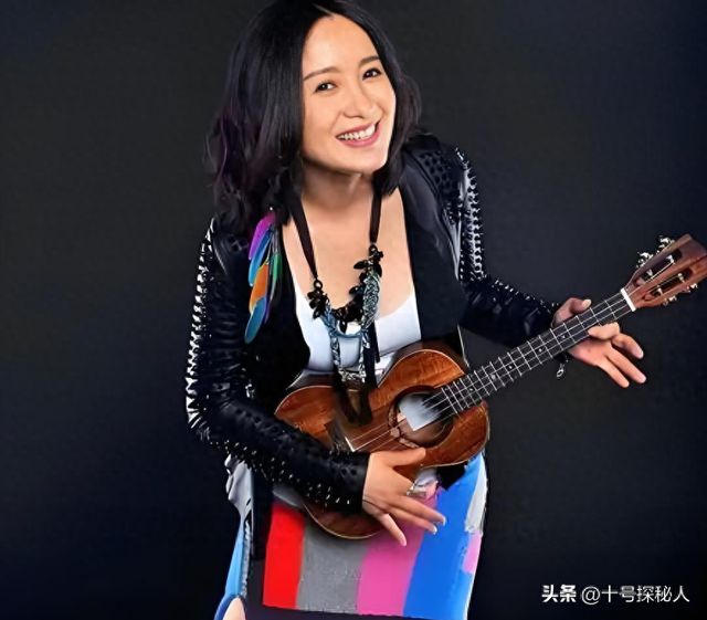 连上5次春晚，私下却和恩师同居怀孕被骗流产，如今56岁依旧单身
