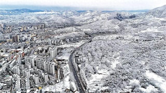 商洛2025年冬初雪