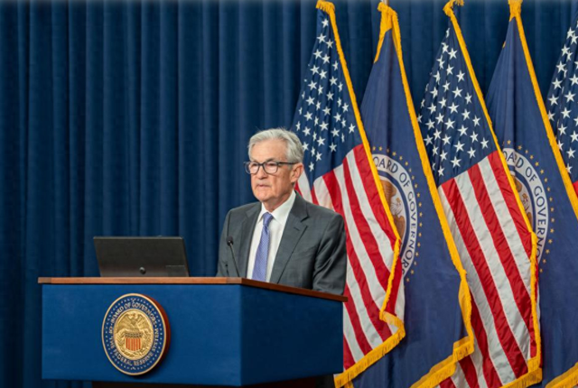 内部分裂撕破脸？美联储顶着高通胀硬降息，3位大佬投出反对票