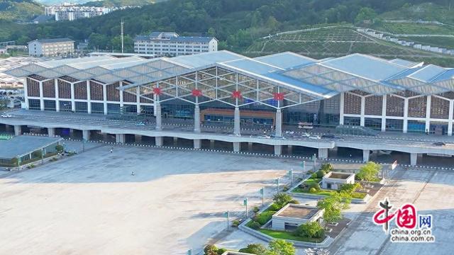时评：“周末高铁” 激活区域文旅全新体验