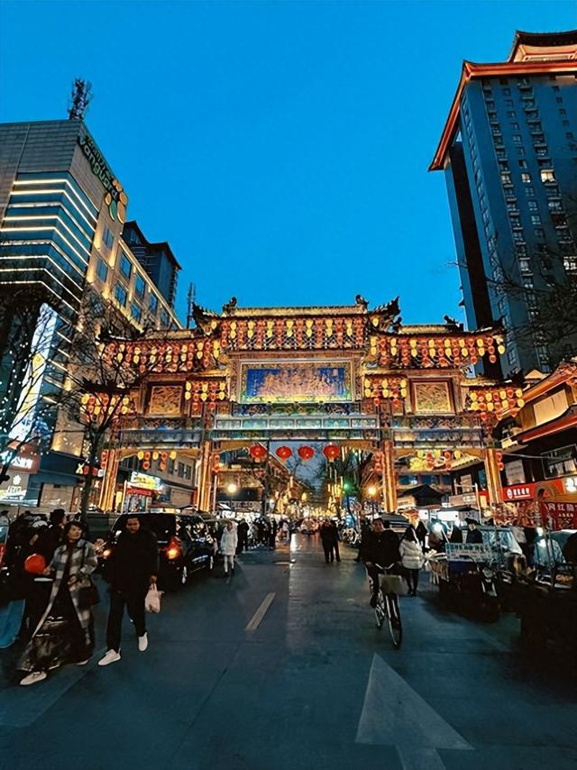 咸阳十二时辰 不逛帝陵也上头！这座老陕烟火的城，比西安更懂生活