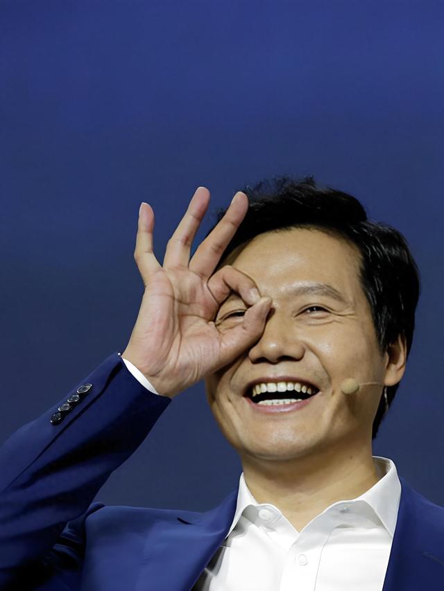 50岁正是闯的年纪！受邀观礼阅兵半月后，董明珠还敢约赌雷军吗？