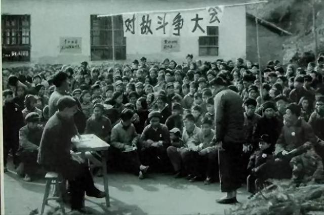 知青岁月：我嫁给地主的儿子自毁前程，恢复高考后我俩一起上大学