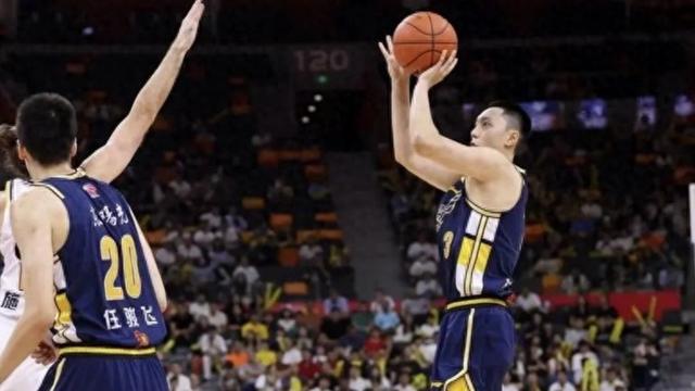 胡明轩VS赵睿：粤京争霸，谁是CBA新王？