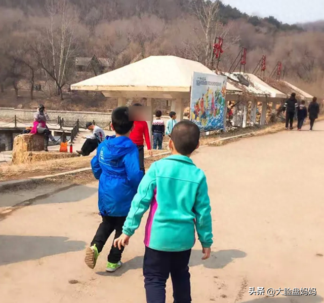 假期带孩子外出徒步，会有三个收获，在家的孩子根本享受不到