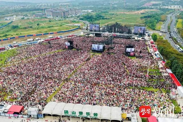 国庆长假前五天，南京接待游客超1400万人次，同比增长13.4%