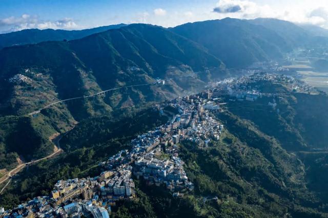 【铸牢中华民族共同体意识】绿春乡村旅居蝶变:边境小城用生态与文化解锁“远方”