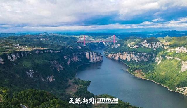 景借桥生辉 桥因景添彩