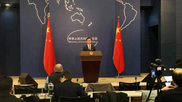 外交部答直新闻：中方坚决反对将疫情政治化	，对中国甩锅推责