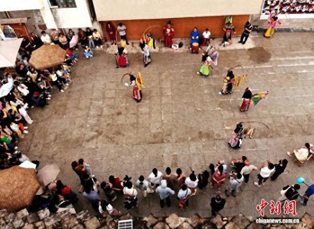 贵州安顺：旧州古镇人气旺 屯堡文化魅力足