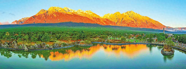 曙光泼金玉龙巅