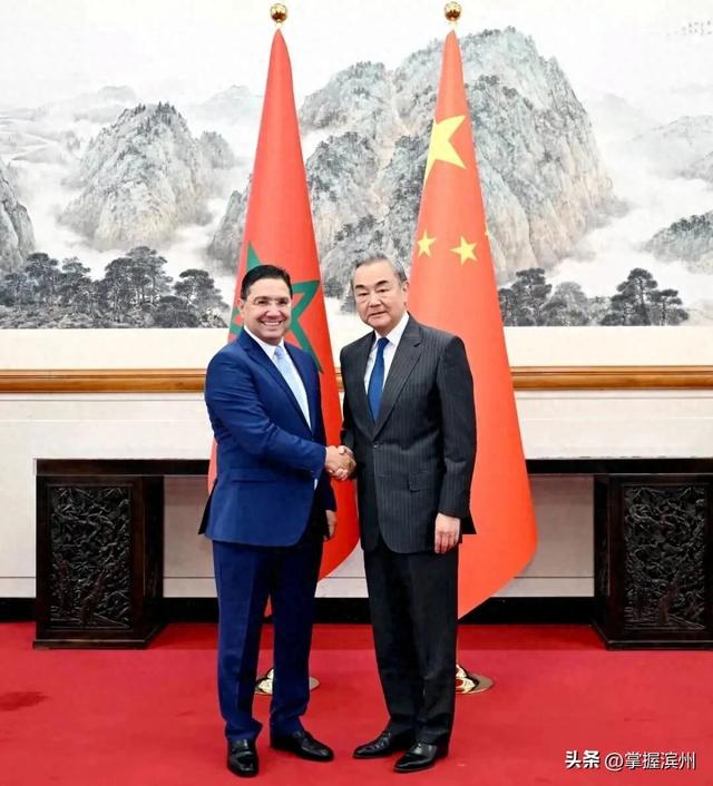 王毅：中方深感担忧，深表遗憾