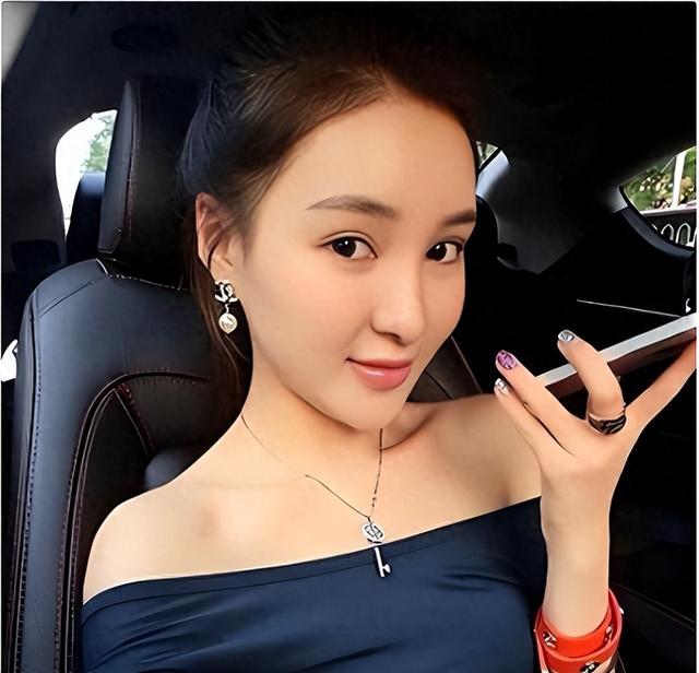 10年入狱2次，爆火后包一晚40万，如今的她又钓上富豪
