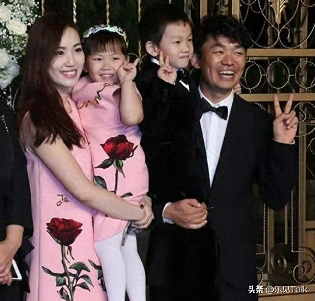 王宝强没想到，和马蓉离婚9年后，自己的一双儿女开始为他争光了