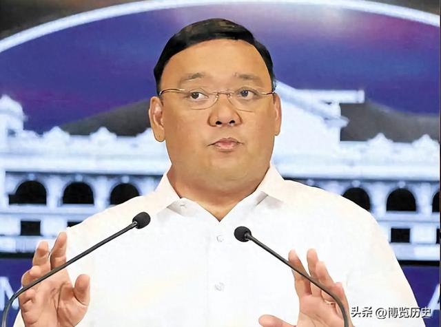 菲律宾向全球发红色通缉令，前总统发言人沦为逃犯，多国联合追捕