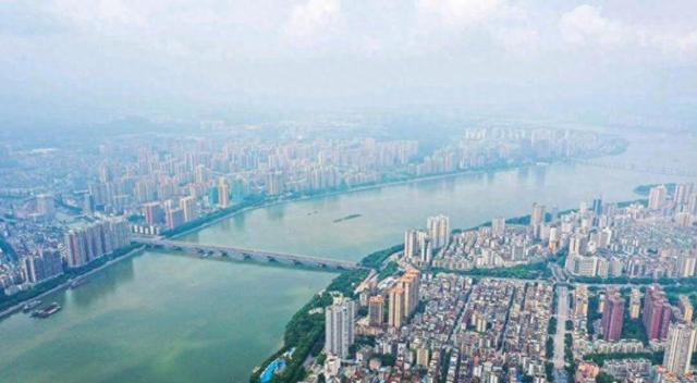 广东“巨无霸”地级市，面积比广州、湛江都大，人口不到深圳13