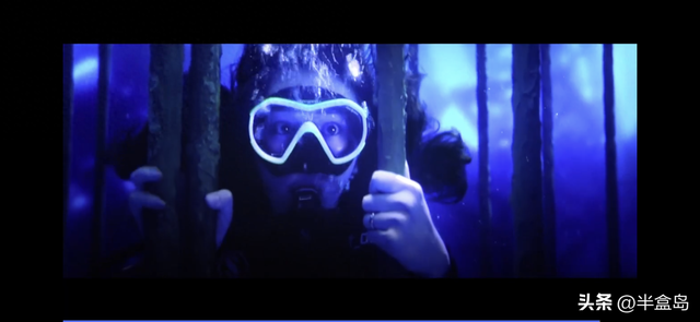 逃离水下笼子游戏攻略（潜水员视角看消失的她李木子困在深海观鲨笼里）
