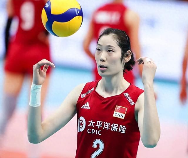 “远走”意大利10个月，官媒揭开朱婷真实处境，郎平说的一点没错