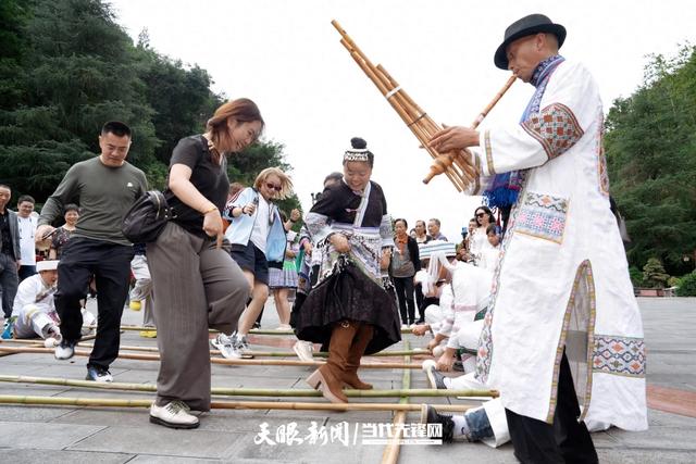 影像贵州｜沉浸式玩转织金洞！国庆实景演艺、夜游灯光秀带你邂逅溶洞奇幻