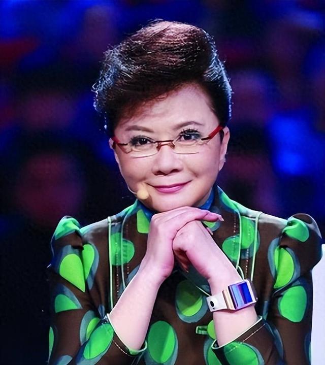 钱再多有什么用，64岁身价千万的蔡明	，还是要为39岁儿子操碎了心