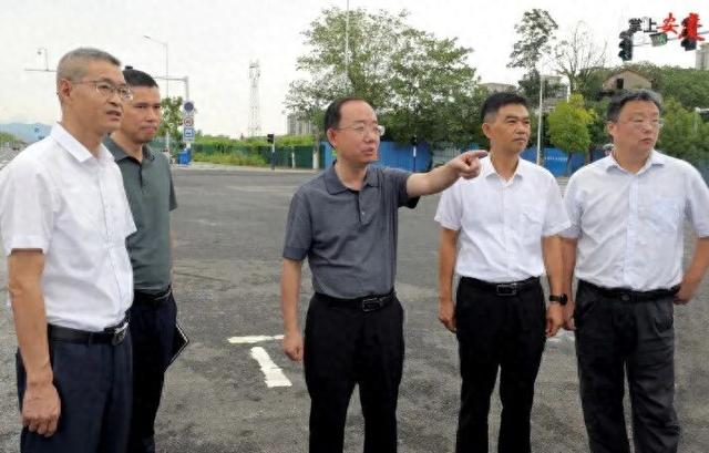 孟景伟调研城市更新和历史文化名城保护工作