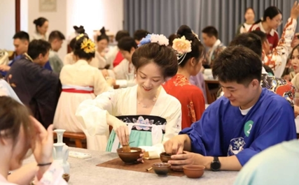 甜甜甜！浙江“亲青恋”多元场景激活青年社交新体验