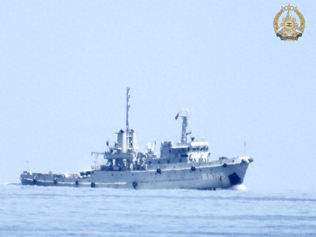 解放军拖船赶到仁爱礁，离破船还剩最后5海里，清场进入倒计时？