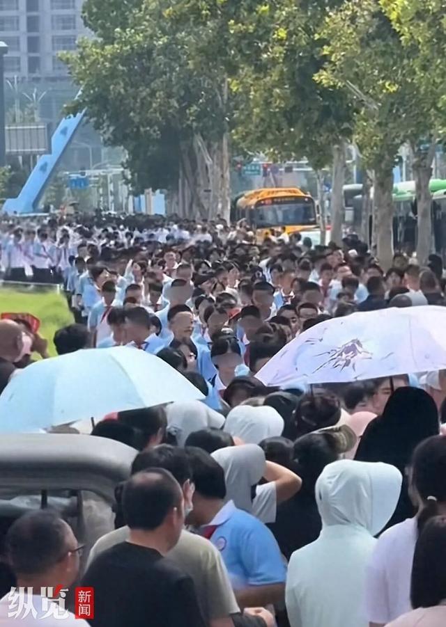 山东菏泽一中学初一新生多达94个班，区教体局：该校招生处于巅峰期，会有措施保证教学质量