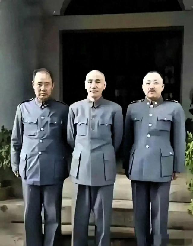 我敢说，认得出这三位的，历史一定很好，大部分都只认识中间的人