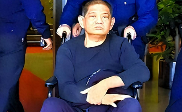 100多位情妇，包养费上亿元，9女同床却落得个凄凉下场	、人财两空