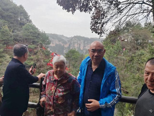 行程7万多公里！台州68岁儿子带91岁母亲自驾游全国