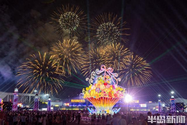 金沙滩啤酒城：大型焰火表演点亮醉美夏夜