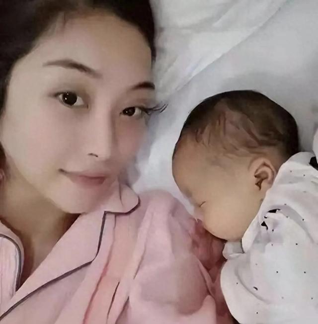 29岁买英国精子，生仨娃的女士，现状如何？