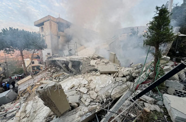 以军空袭黎巴嫩，打击真主党目标，“拉德万部队”训练基地被击中