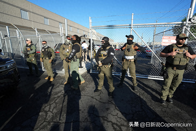 强迫移民擦厕所十年！美国私营监狱，黑幕曝光