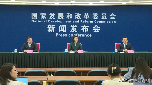 随着人工智能技术的快速演进迭代，人工智能已展现出较强的通识能力