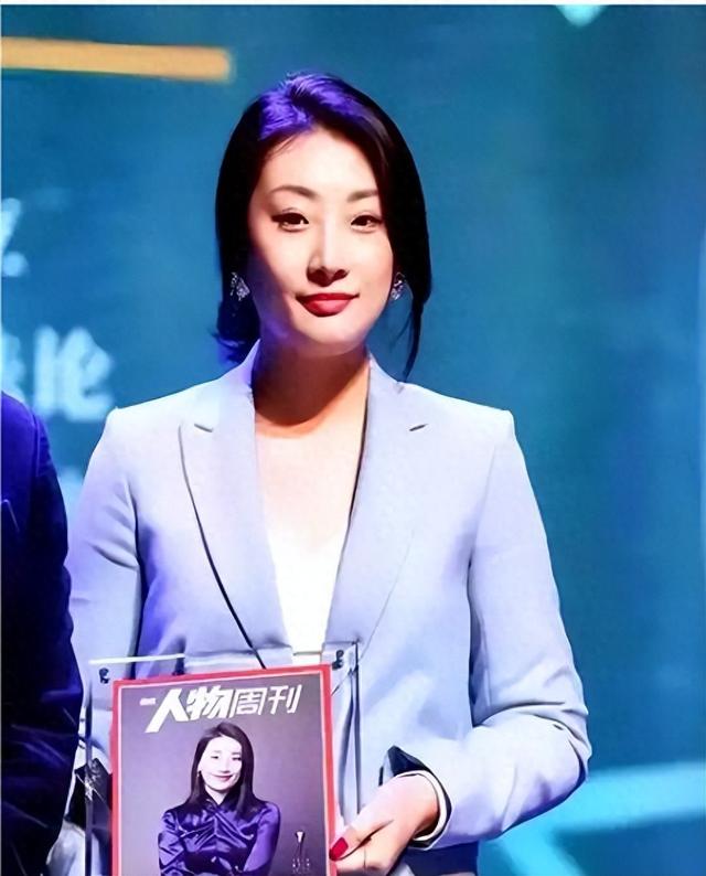 宗馥莉的畸形家庭：亲爹出轨，爷奶不爱，叔叔背刺，小三夺权