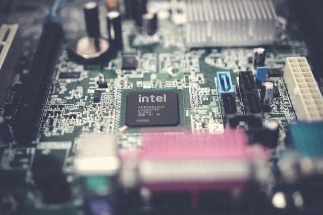 ARM CEO锐评英特尔：错失良机，难以追赶台积电