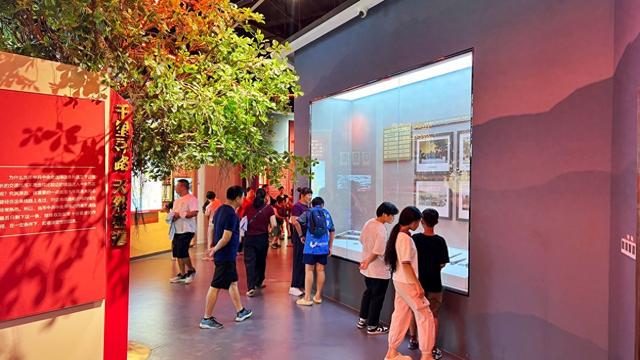 福建永定：国庆长假首日 红色旅游火热