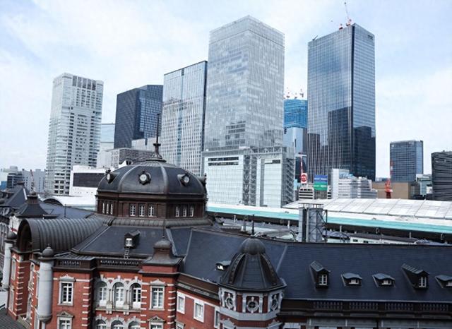 日本自陷地缘死局！高市早苗涉台言论引中方雷霆反击，俄借机重申千岛主权	，美国翻脸拒兜底？