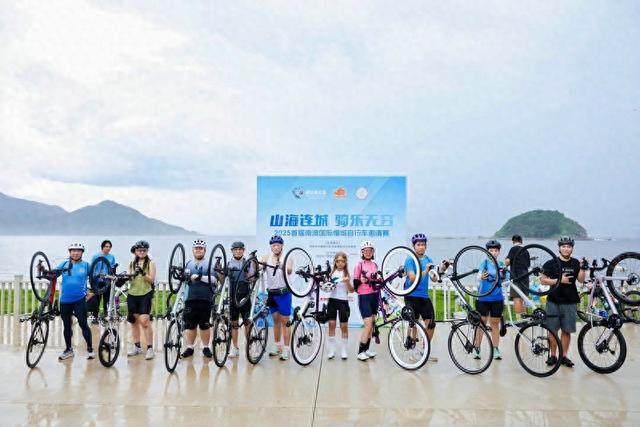 500名骑友深圳西涌“赛游”